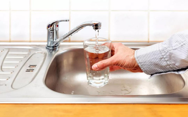 How lead gets into tap water?